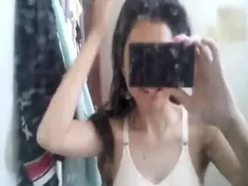 Gadis Cantik Live Show Cek Kamera Pamer Memek