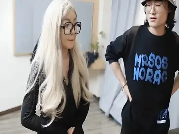 Gadis Rabun Kacamata Perdana Ngentot Memek Becek