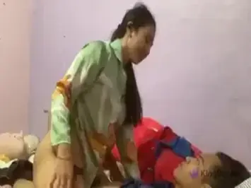 Ngentot Kakak Masih Pakai Baju Tidur