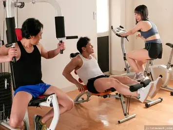 STARS-429 Godain Cewek Cantik di Gym Langsung Ngentot di Locker